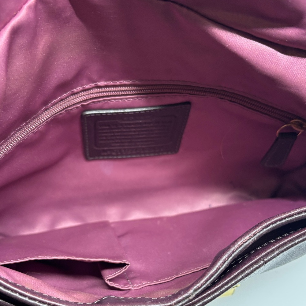 Elegant Brown Leather Shoulder Bag - Picture 5 of 6